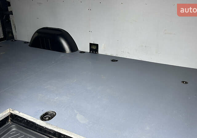 Чорний Мерседес Sprinter, об'ємом двигуна 0 л та пробігом 298 тис. км за 21750 $, фото 13 на Automoto.ua