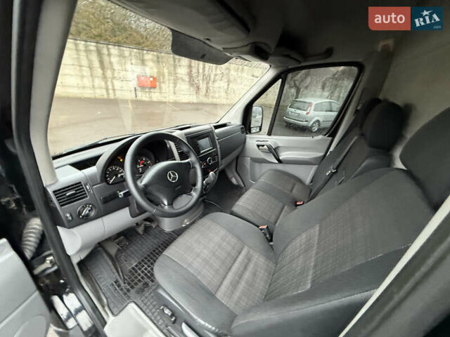 Черный Мерседес Sprinter, объемом двигателя 2.2 л и пробегом 290 тыс. км за 15600 $, фото 46 на Automoto.ua