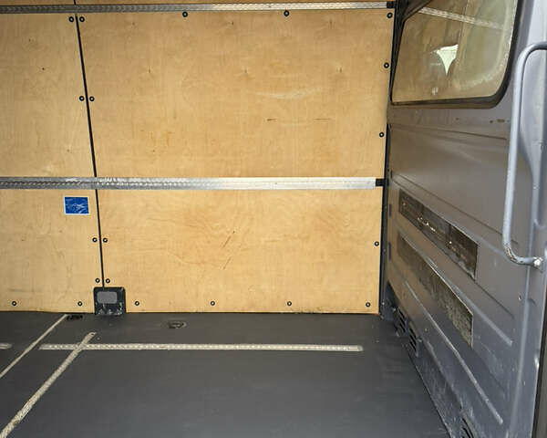Черный Мерседес Sprinter, объемом двигателя 0 л и пробегом 303 тыс. км за 16900 $, фото 17 на Automoto.ua