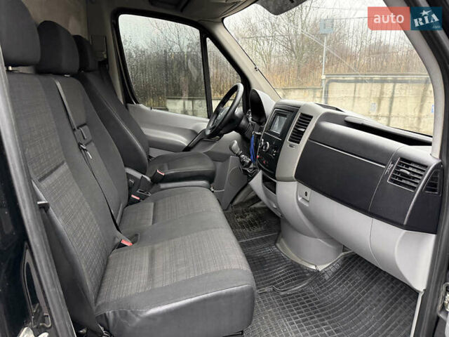 Черный Мерседес Sprinter, объемом двигателя 2.2 л и пробегом 290 тыс. км за 15600 $, фото 24 на Automoto.ua