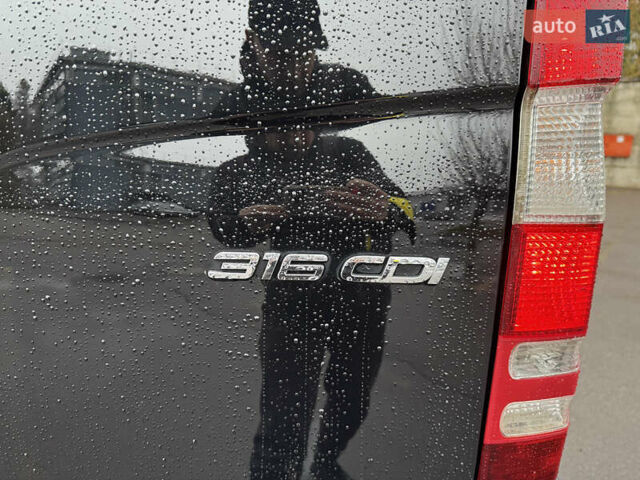 Черный Мерседес Sprinter, объемом двигателя 2.2 л и пробегом 290 тыс. км за 15600 $, фото 31 на Automoto.ua