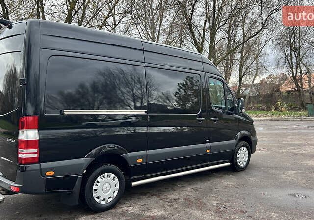 Чорний Мерседес Sprinter, об'ємом двигуна 0 л та пробігом 298 тис. км за 21750 $, фото 5 на Automoto.ua