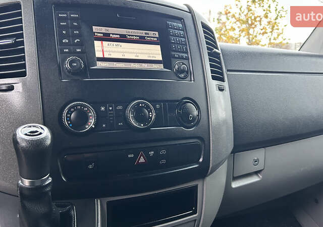 Чорний Мерседес Sprinter, об'ємом двигуна 0 л та пробігом 298 тис. км за 21750 $, фото 22 на Automoto.ua