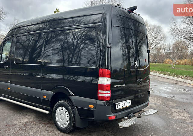 Чорний Мерседес Sprinter, об'ємом двигуна 0 л та пробігом 298 тис. км за 21750 $, фото 7 на Automoto.ua