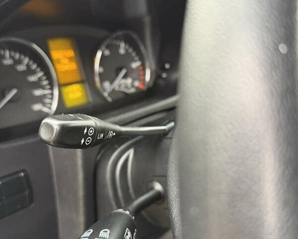 Черный Мерседес Sprinter, объемом двигателя 0 л и пробегом 303 тыс. км за 16900 $, фото 13 на Automoto.ua