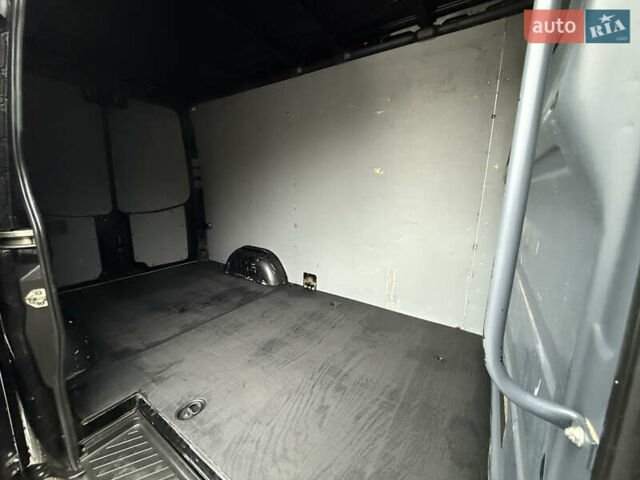 Черный Мерседес Sprinter, объемом двигателя 2.2 л и пробегом 290 тыс. км за 15600 $, фото 28 на Automoto.ua