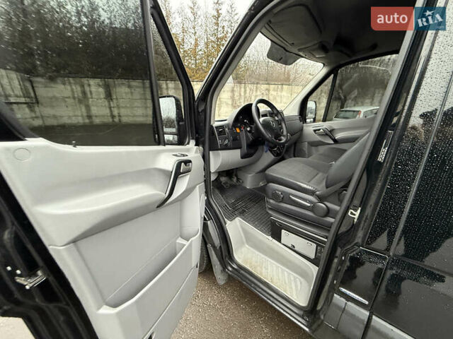 Черный Мерседес Sprinter, объемом двигателя 2.2 л и пробегом 290 тыс. км за 15600 $, фото 45 на Automoto.ua