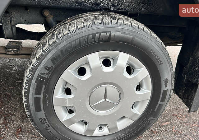 Чорний Мерседес Sprinter, об'ємом двигуна 0 л та пробігом 298 тис. км за 21750 $, фото 18 на Automoto.ua