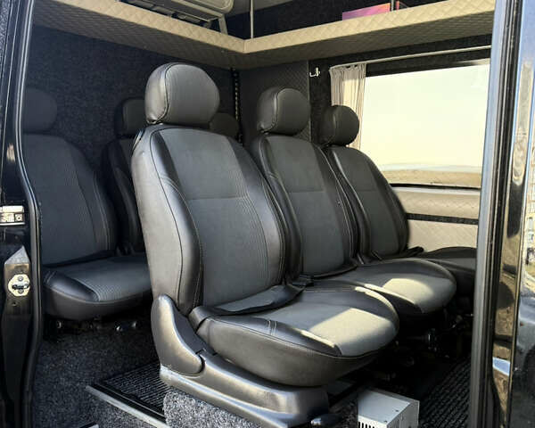 Черный Мерседес Sprinter, объемом двигателя 2.2 л и пробегом 500 тыс. км за 25800 $, фото 9 на Automoto.ua