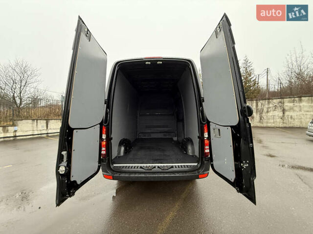 Черный Мерседес Sprinter, объемом двигателя 2.2 л и пробегом 290 тыс. км за 15600 $, фото 35 на Automoto.ua