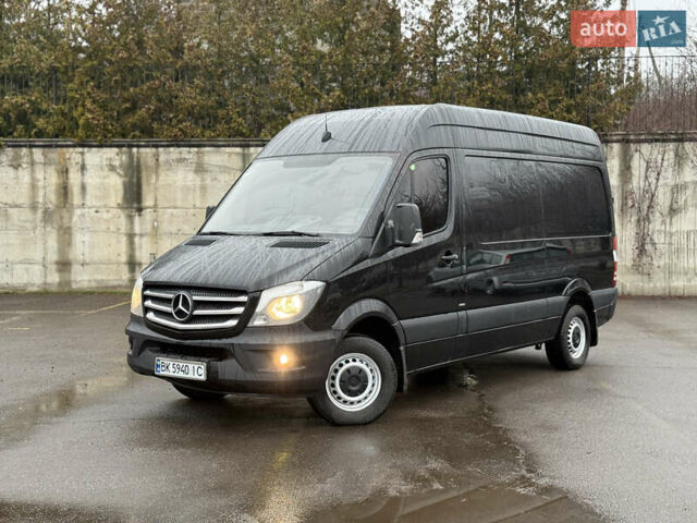 Черный Мерседес Sprinter, объемом двигателя 2.2 л и пробегом 290 тыс. км за 15600 $, фото 4 на Automoto.ua
