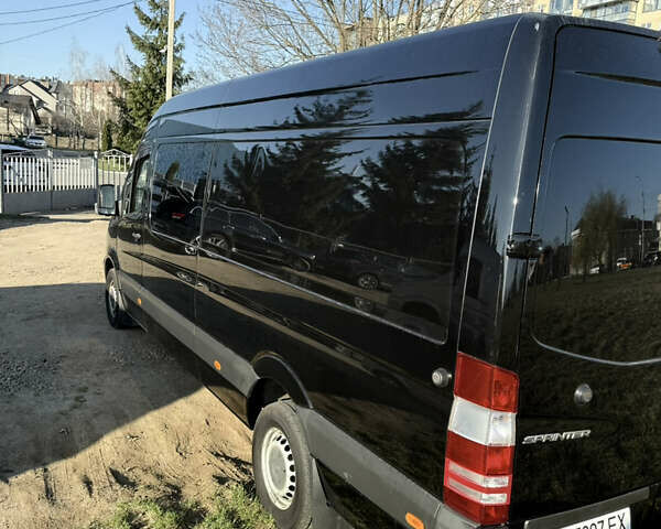 Черный Мерседес Sprinter, объемом двигателя 2.2 л и пробегом 500 тыс. км за 25800 $, фото 5 на Automoto.ua