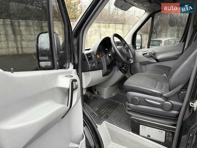 Черный Мерседес Sprinter, объемом двигателя 2.2 л и пробегом 290 тыс. км за 15600 $, фото 39 на Automoto.ua