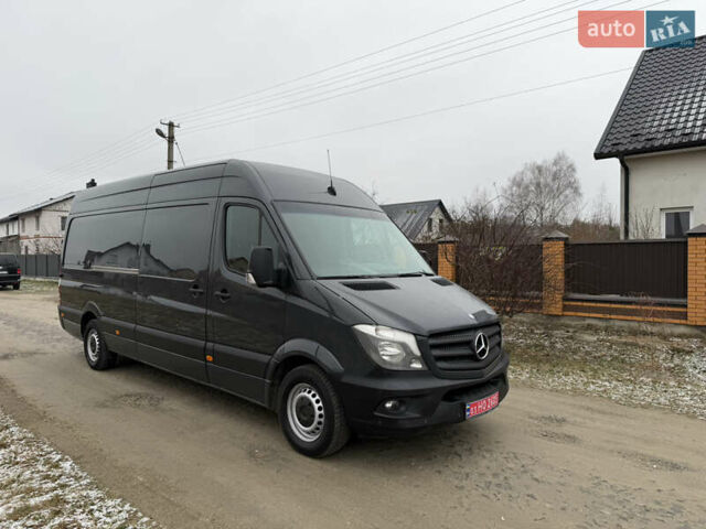 Черный Мерседес Sprinter, объемом двигателя 0 л и пробегом 303 тыс. км за 16900 $, фото 1 на Automoto.ua