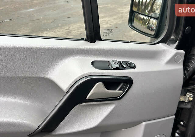 Чорний Мерседес Sprinter, об'ємом двигуна 0 л та пробігом 298 тис. км за 21750 $, фото 20 на Automoto.ua