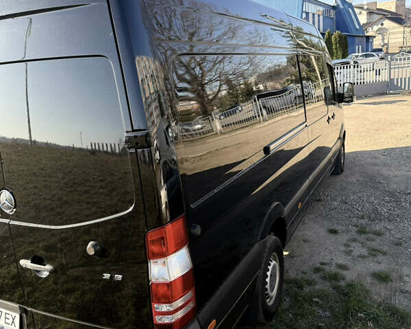 Черный Мерседес Sprinter, объемом двигателя 2.2 л и пробегом 500 тыс. км за 25800 $, фото 4 на Automoto.ua