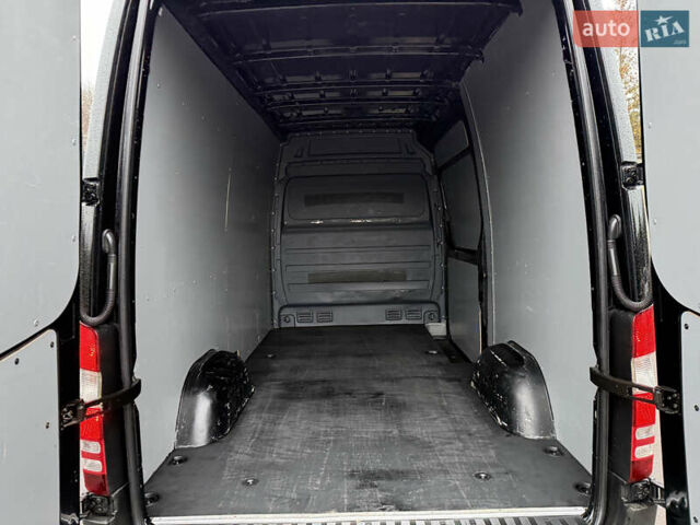 Черный Мерседес Sprinter, объемом двигателя 2.2 л и пробегом 290 тыс. км за 15600 $, фото 33 на Automoto.ua