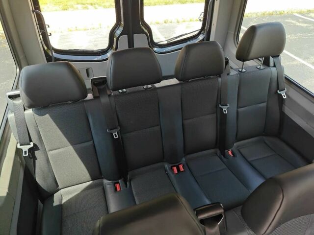 Черный Мерседес Sprinter, объемом двигателя 3 л и пробегом 77 тыс. км за 5600 $, фото 10 на Automoto.ua