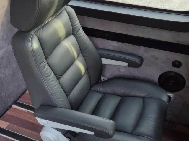 Черный Мерседес Sprinter, объемом двигателя 3 л и пробегом 76 тыс. км за 5600 $, фото 10 на Automoto.ua