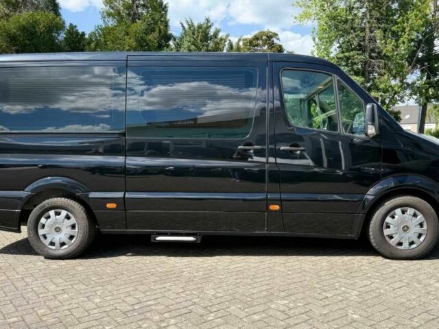 Черный Мерседес Sprinter, объемом двигателя 2.2 л и пробегом 80 тыс. км за 16000 $, фото 5 на Automoto.ua