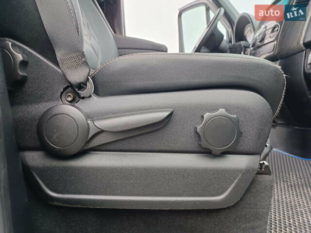 Черный Мерседес Sprinter, объемом двигателя 3 л и пробегом 218 тыс. км за 35790 $, фото 37 на Automoto.ua