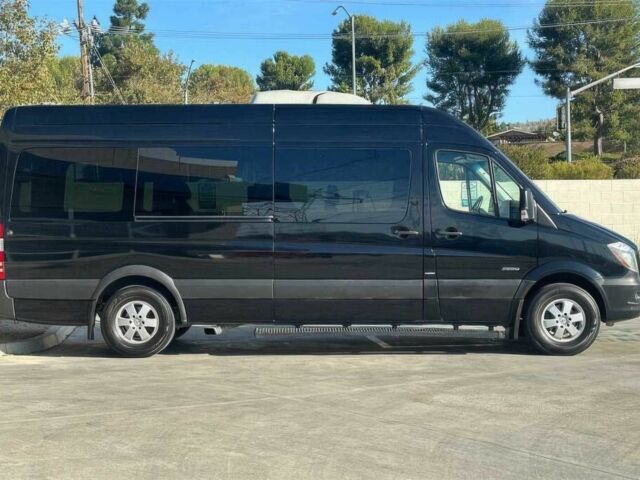 Черный Мерседес Sprinter, объемом двигателя 3 л и пробегом 77 тыс. км за 6500 $, фото 7 на Automoto.ua