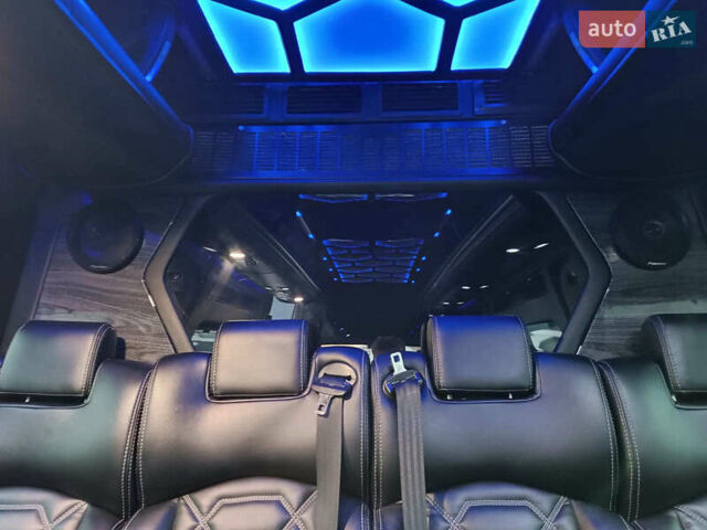 Черный Мерседес Sprinter, объемом двигателя 3 л и пробегом 218 тыс. км за 35790 $, фото 51 на Automoto.ua