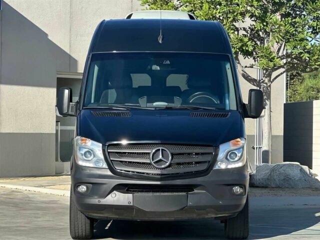Черный Мерседес Sprinter, объемом двигателя 3 л и пробегом 77 тыс. км за 6500 $, фото 1 на Automoto.ua