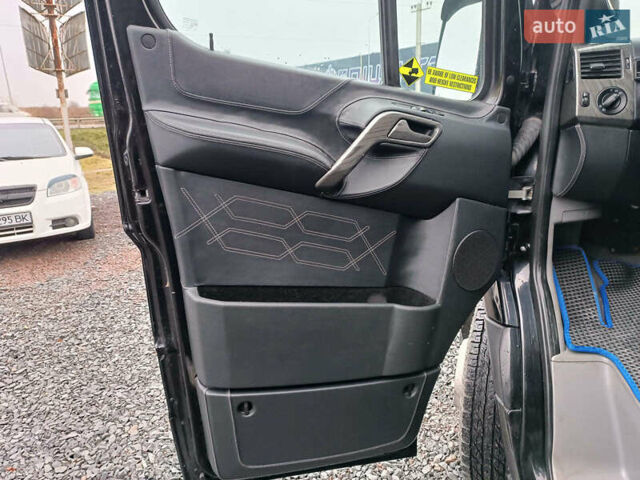 Черный Мерседес Sprinter, объемом двигателя 3 л и пробегом 218 тыс. км за 35790 $, фото 22 на Automoto.ua