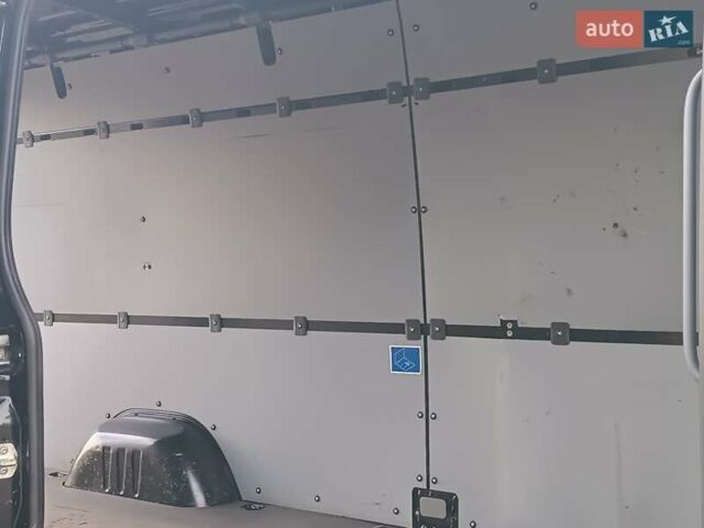 Черный Мерседес Sprinter, объемом двигателя 2.99 л и пробегом 320 тыс. км за 29750 $, фото 52 на Automoto.ua