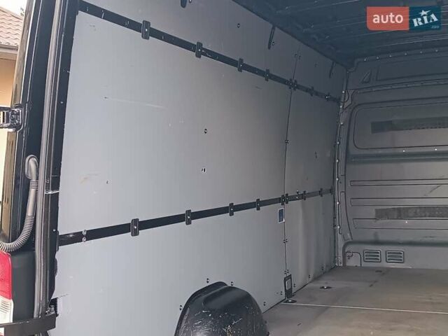 Черный Мерседес Sprinter, объемом двигателя 2.99 л и пробегом 320 тыс. км за 29750 $, фото 51 на Automoto.ua