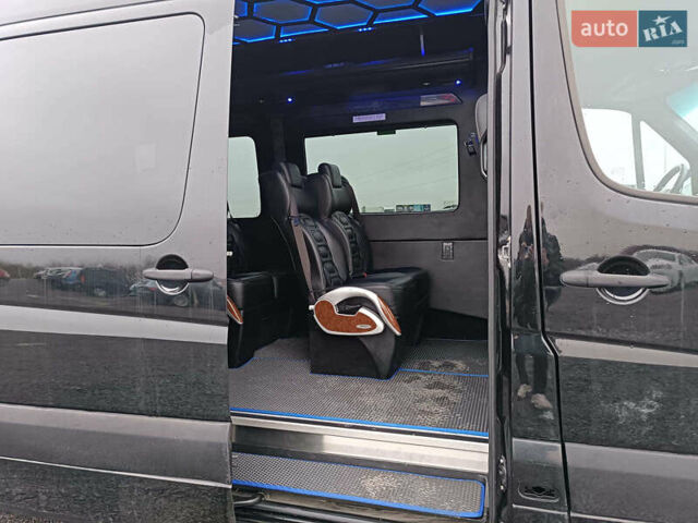 Черный Мерседес Sprinter, объемом двигателя 3 л и пробегом 218 тыс. км за 35790 $, фото 42 на Automoto.ua