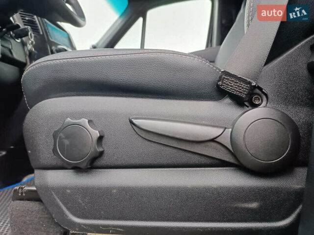 Черный Мерседес Sprinter, объемом двигателя 3 л и пробегом 218 тыс. км за 35790 $, фото 32 на Automoto.ua