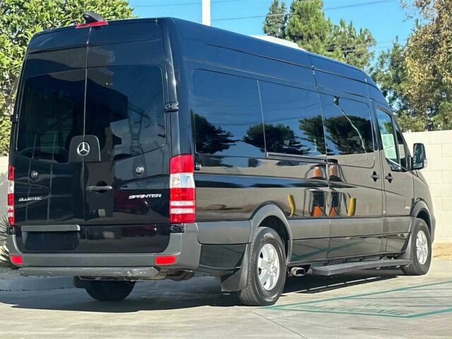 Черный Мерседес Sprinter, объемом двигателя 3 л и пробегом 77 тыс. км за 6500 $, фото 6 на Automoto.ua
