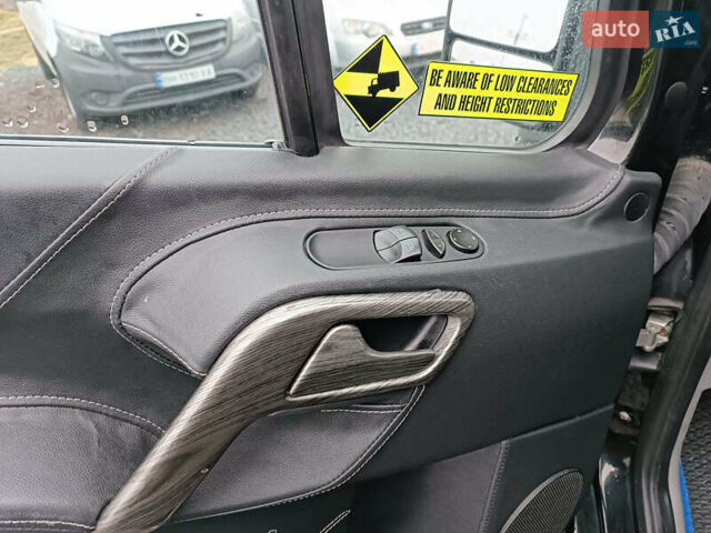 Черный Мерседес Sprinter, объемом двигателя 3 л и пробегом 218 тыс. км за 35790 $, фото 30 на Automoto.ua