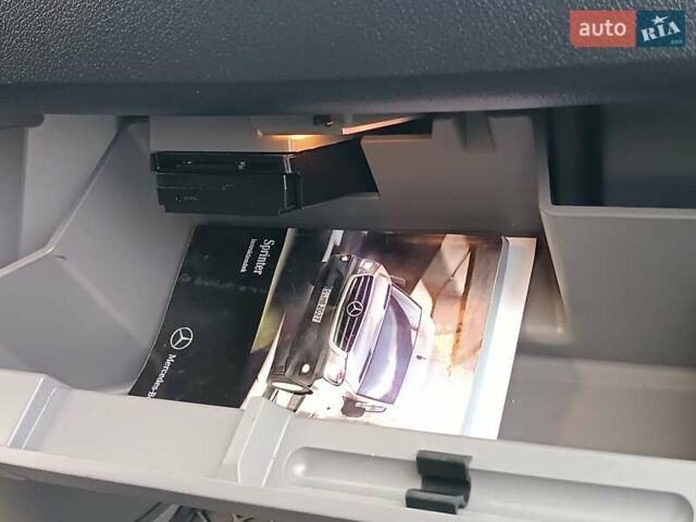 Черный Мерседес Sprinter, объемом двигателя 2.99 л и пробегом 320 тыс. км за 29750 $, фото 44 на Automoto.ua
