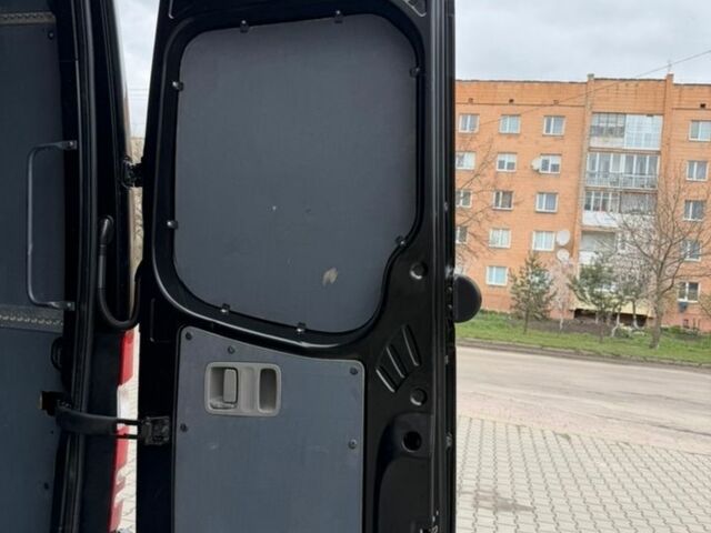 Черный Мерседес Sprinter, объемом двигателя 2.2 л и пробегом 262 тыс. км за 21600 $, фото 32 на Automoto.ua