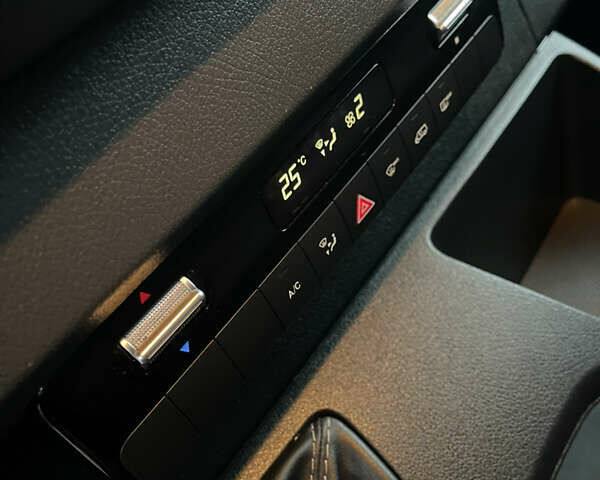 Чорний Мерседес Sprinter, об'ємом двигуна 2.2 л та пробігом 372 тис. км за 25500 $, фото 14 на Automoto.ua