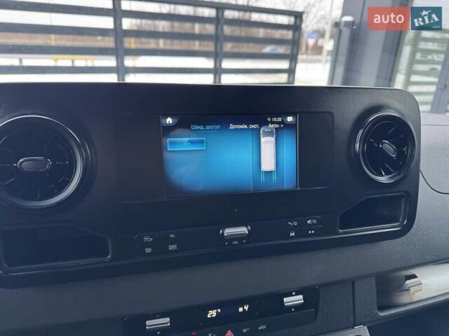 Чорний Мерседес Sprinter, об'ємом двигуна 2.2 л та пробігом 204 тис. км за 29990 $, фото 23 на Automoto.ua