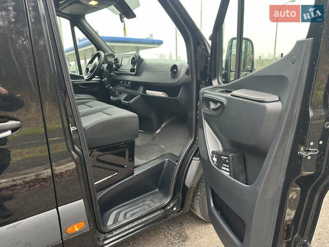 Черный Мерседес Sprinter, объемом двигателя 2.2 л и пробегом 370 тыс. км за 23800 $, фото 25 на Automoto.ua