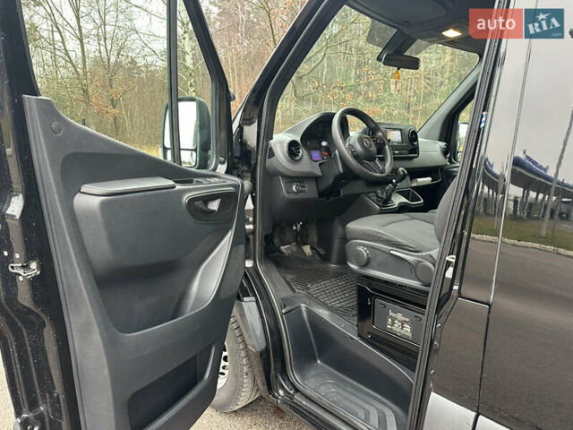 Черный Мерседес Sprinter, объемом двигателя 2.2 л и пробегом 370 тыс. км за 23800 $, фото 17 на Automoto.ua