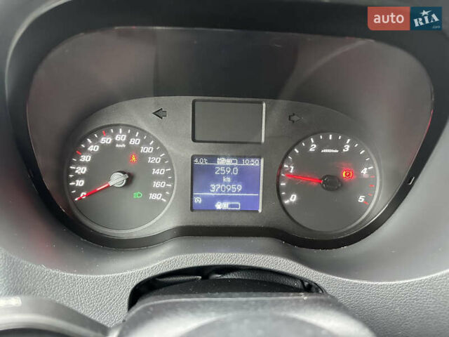 Черный Мерседес Sprinter, объемом двигателя 2.2 л и пробегом 370 тыс. км за 23800 $, фото 21 на Automoto.ua