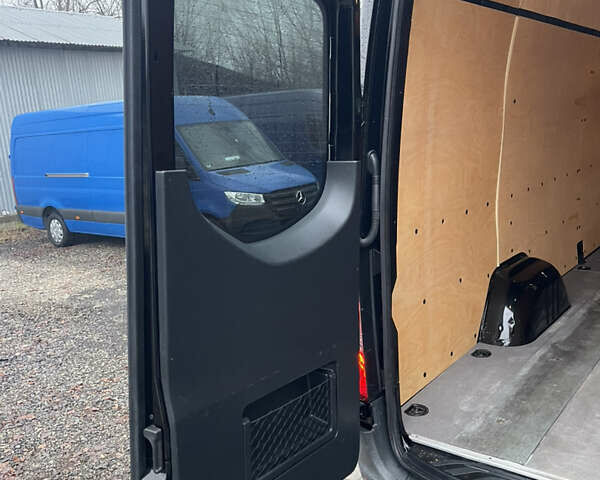 Чорний Мерседес Sprinter, об'ємом двигуна 2.2 л та пробігом 372 тис. км за 25500 $, фото 24 на Automoto.ua