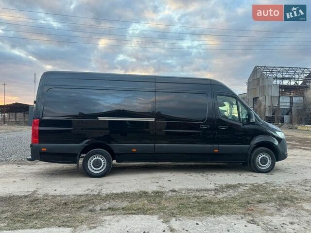 Черный Мерседес Sprinter, объемом двигателя 0 л и пробегом 300 тыс. км за 23500 $, фото 5 на Automoto.ua