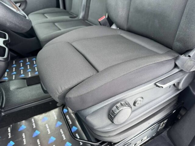 Черный Мерседес Sprinter, объемом двигателя 2.2 л и пробегом 202 тыс. км за 29990 $, фото 19 на Automoto.ua