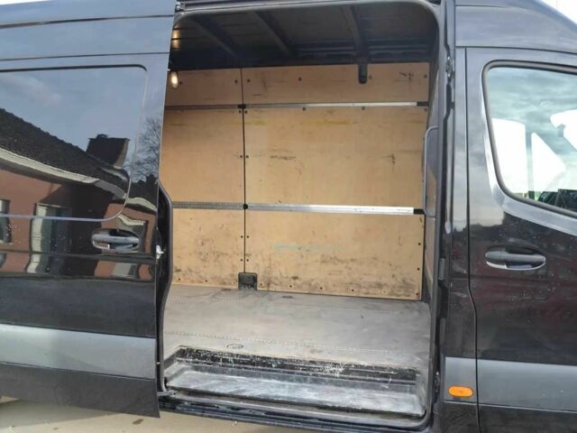 Черный Мерседес Sprinter, объемом двигателя 2.2 л и пробегом 30 тыс. км за 11000 $, фото 12 на Automoto.ua