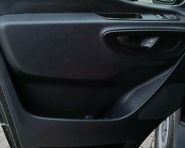 Черный Мерседес Sprinter, объемом двигателя 3 л и пробегом 196 тыс. км за 39900 $, фото 64 на Automoto.ua