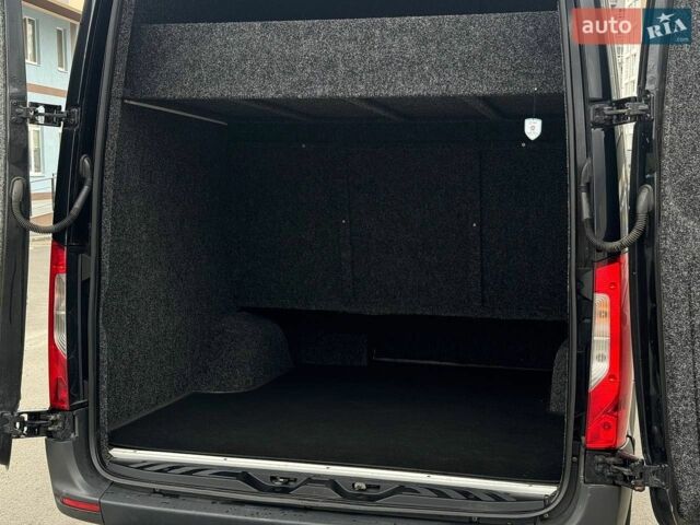 Черный Мерседес Sprinter, объемом двигателя 2.1 л и пробегом 253 тыс. км за 29999 $, фото 18 на Automoto.ua