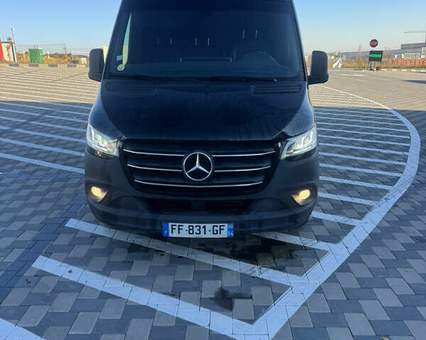 Черный Мерседес Sprinter, объемом двигателя 0 л и пробегом 430 тыс. км за 44977 $, фото 4 на Automoto.ua