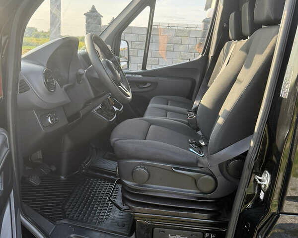 Чорний Мерседес Sprinter, об'ємом двигуна 0 л та пробігом 255 тис. км за 23900 $, фото 14 на Automoto.ua